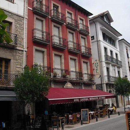 Hotel Los Robles Onís Extérieur photo