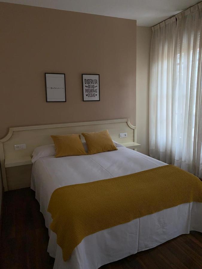 Hotel Los Robles Onís Extérieur photo