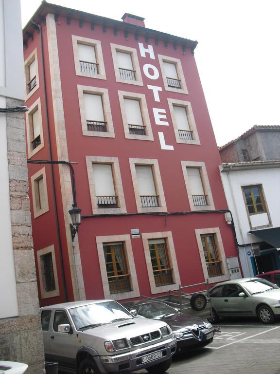 Hotel Los Robles Onís Extérieur photo